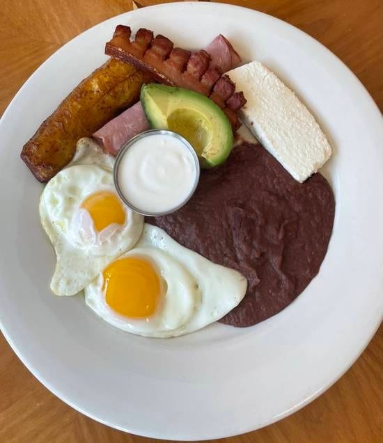 Desayuno Montecristo.