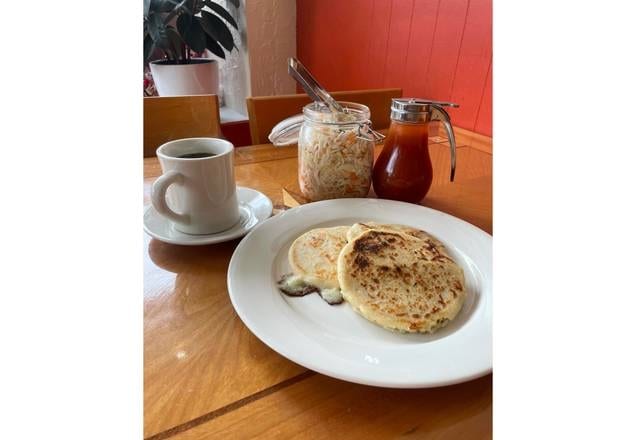 Pupusa Revueltas.